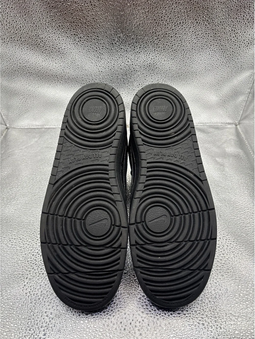 Nike court borough mid 2 triple black